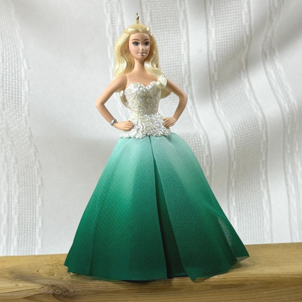 Hallmark Keepsake Holiday Barbie 2016 Ornament Green Ombre Gown Fabric Skirt